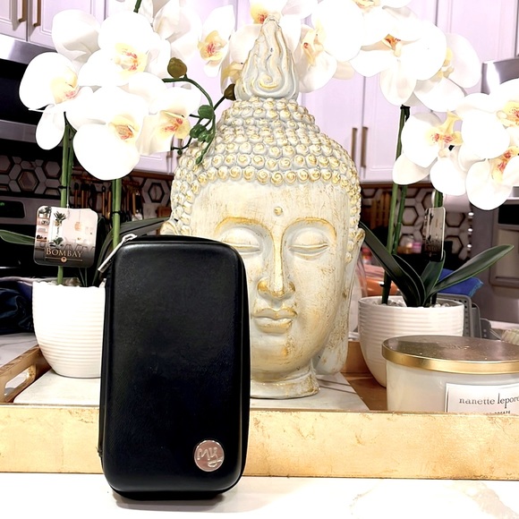 My Touch Black Travel Electronics Cable Hardshell Bag, 7” x 4”. - Picture 6 of 9